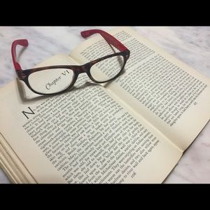 ✨CLEARANCE✨Tortoise Frame Readers